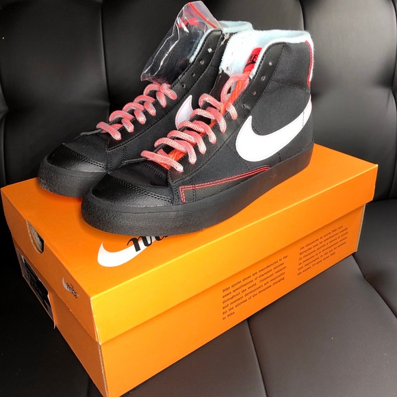 Nike Blazers - Picture 2 of 6